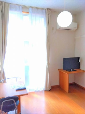 レオパレススプリングAの洋室