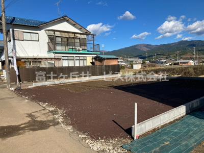 【外観】 | 裾野市茶畑 3期 新築一戸建て | 現在建築中の外観画像です。ご内覧は同じメーカーの完成物件へご案内いたしますので、いつでもご相談ください！