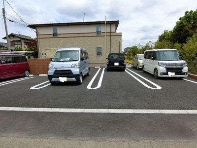 【駐車場】 | ボヌール | 駐車場があるので、車を買う予定の方も安心です