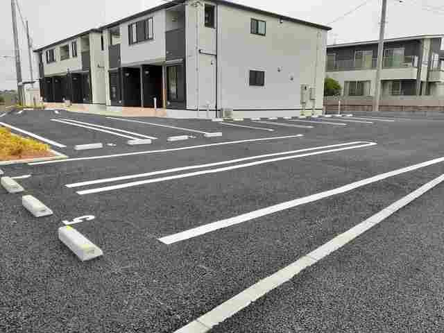 ル・ソレイユⅠの玄関|収納もある玄関です