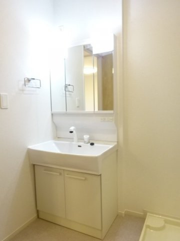 アムールⅡの洗面所|忙しい朝には欠かせない洗面所です