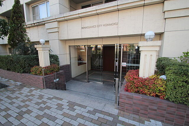 ルネサンスシティ本牧のエントランス