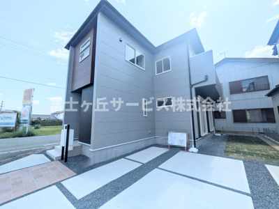 【外観】 | 浜松市中央区有玉西町 新築一戸建て 1号棟 | 現在建築中の外観画像です。ご内覧は同じメーカーの完成物件へご案内いたしますので、いつでもご相談ください！