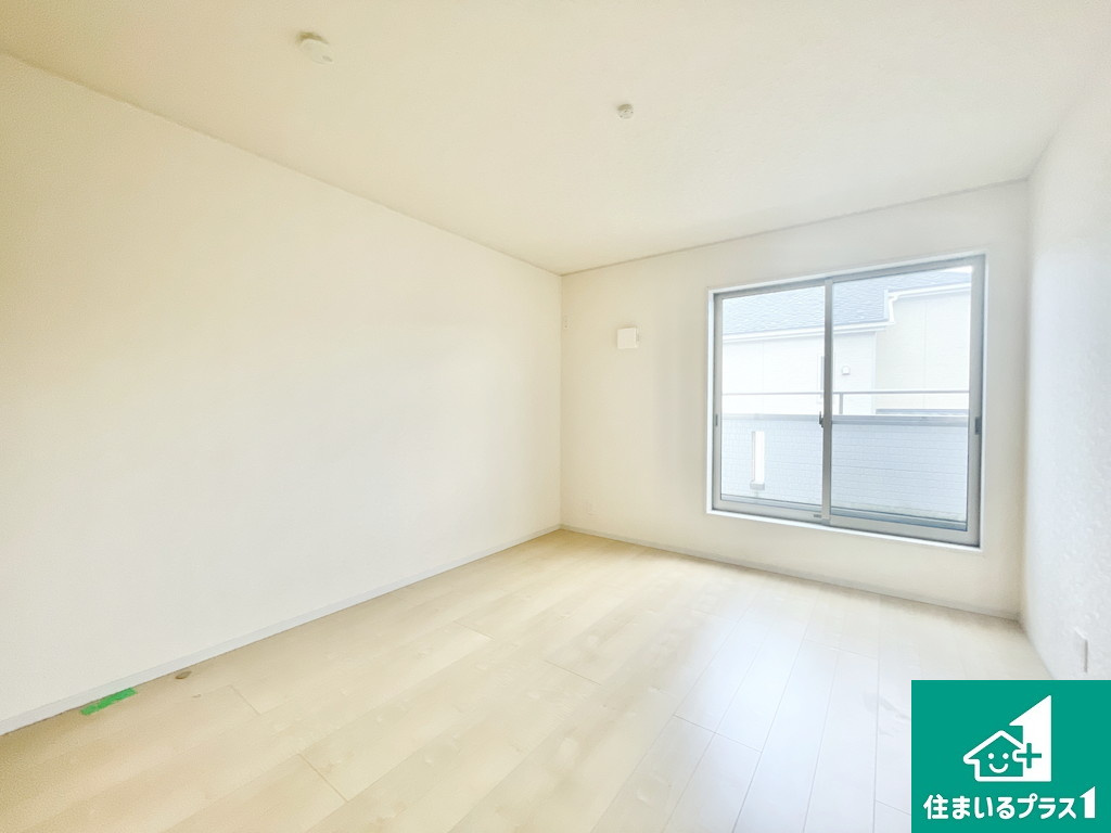 堺市西区山田　中古一戸建ての洋室|コンパクトで使いやすい洋室です