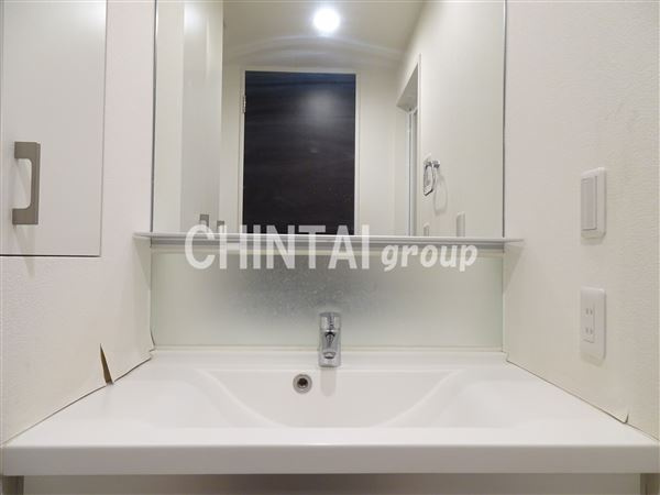 コンフォリア笹塚の洗面所