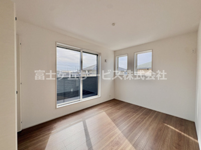 【洋室】 | 浜松市中央区舞阪町舞阪 2期 新築一戸建て 1号棟 | 明るい洋室です