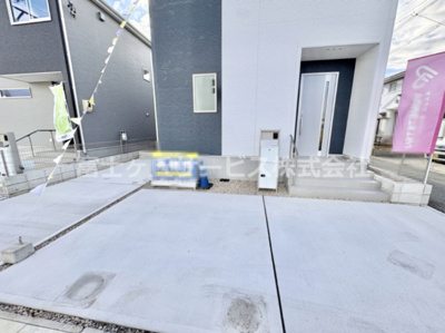 【駐車場】 | 豊橋市下地町 新築一戸建て 3号棟 | 車をお持ちの方に嬉しい駐車場付きの物件です