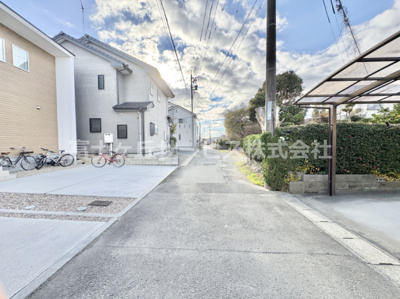 【前面道路含む現地写真】 | 豊橋市下地町 新築一戸建て 3号棟 | 前面道路含む現地写真です