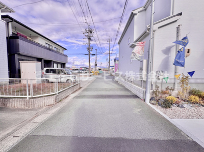 【前面道路含む現地写真】 | 豊橋市下地町 新築一戸建て 4号棟 | 前面道路含む現地写真です
