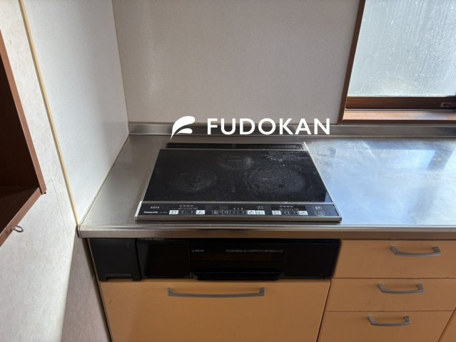 【設備】 | 河北町谷地ひな市二丁目 | IHクッキンヒーターお掃除ラクラクでご家族の時間が増えます。使う電気も高効率でオール電化の醍醐味です。フラットな構造がお掃除を楽にします。