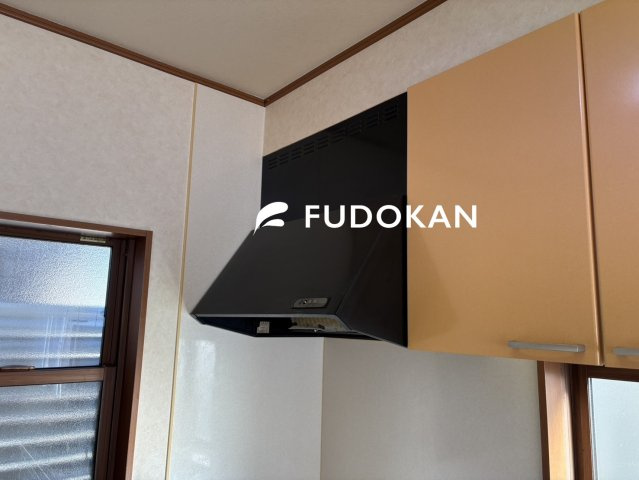 【キッチン】 | 河北町谷地ひな市二丁目 | 喚起能力の高いレンジフードはお手入れも楽々仕様です。油汚れが付きやすい部分は取り外し可能になっております。