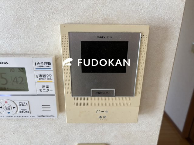 【防犯設備】 | 河北町谷地ひな市二丁目 | TV付モニターインターフォン付きで玄関先のお客様を確認できます。お子様のお留守番時も安心です。