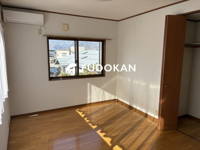 【寝室】 | 河北町谷地ひな市二丁目 | 大きいベットを置いてもスペースの取れる寝室です。質の良い睡眠で一日の疲れを癒す空間で気持ちの良い一日のスタートを切ることができます。