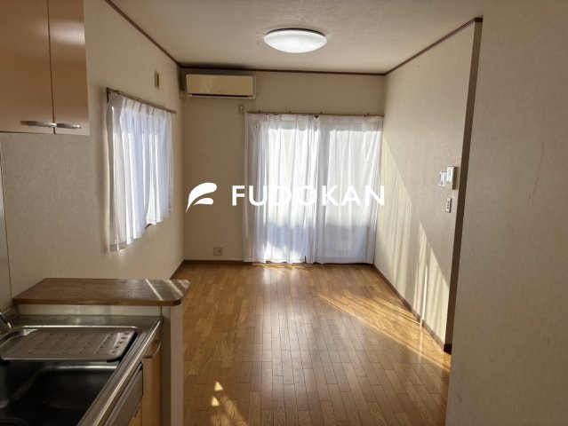 【キッチン】 | 河北町谷地ひな市二丁目 | 家族が自然と集まり、会話が弾む開放的なダイニングキッチン。動線が良く居心地と機能性を兼ね備え、毎日の暮らしを豊かにする明るく上品で使いやすいです。