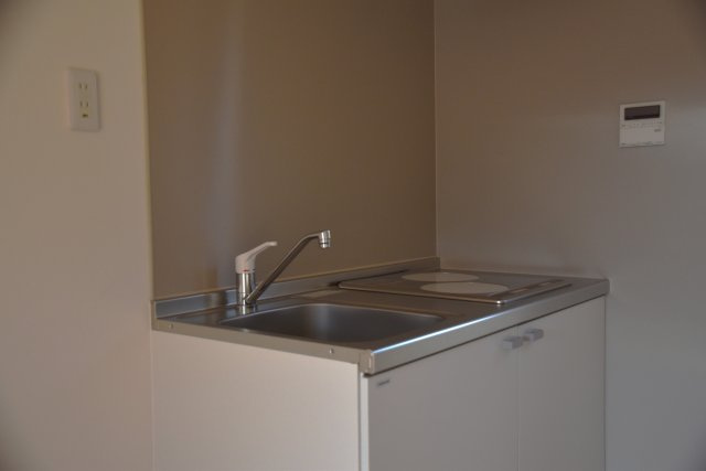 Mirei金閣寺 お店と暮らしが、ひとつになる場所のキッチン|コンロはIH2口です