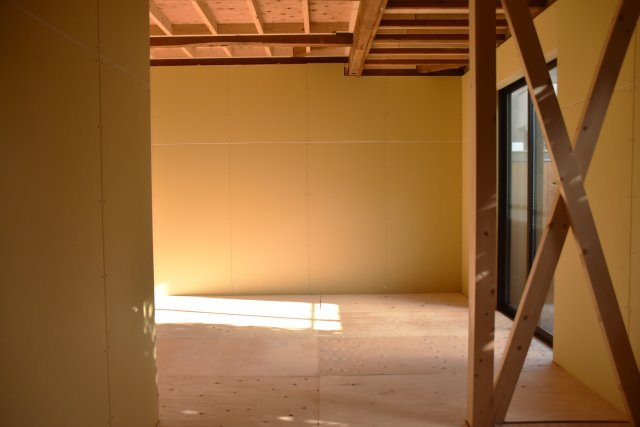 Mirei金閣寺 お店と暮らしが、ひとつになる場所の内装|光が商品を惹きたてそうな空間