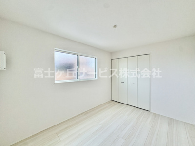 【洋室】 | 豊橋市北山町 新築一戸建て 5号棟 | 個人の部屋や寝室として使える洋室です