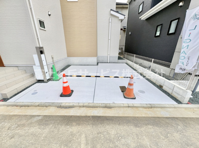 【駐車場】 | 豊橋市北山町 新築一戸建て 5号棟 | 車をお持ちの方に嬉しい駐車場付きの物件です