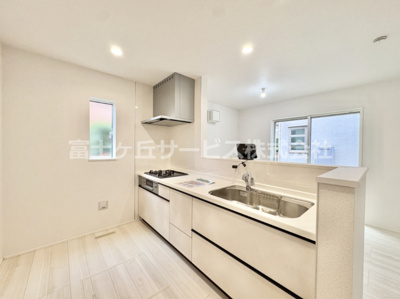 【キッチン】 | 豊橋市北山町 新築一戸建て 5号棟 | きれいなキッチンです