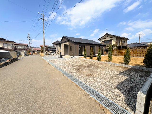 佐久市下越の前面道路含む現地写真