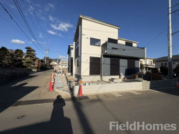秦野市堀山下新築戸建て　1号棟の前面道路含む現地写真|前面道路含む現地写真です。