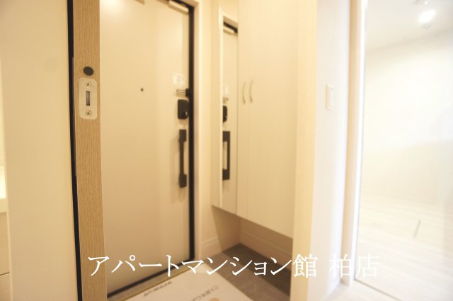 ラシーヌBの玄関