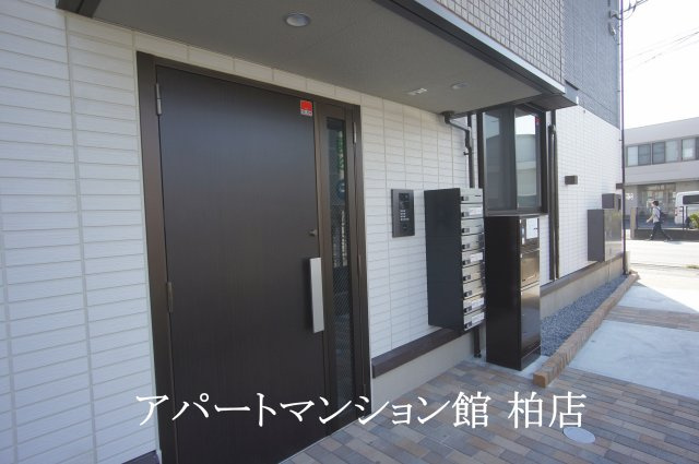 ラシーヌBのエントランス