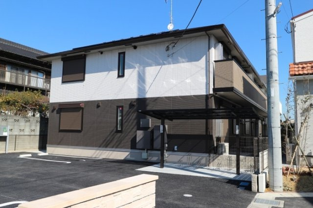 ラシーヌBの外観