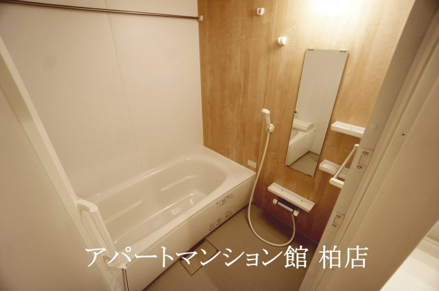 ラシーヌBの浴室
