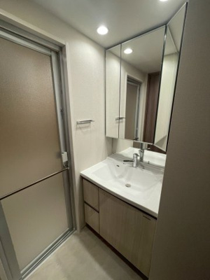 マツモトキヨシ広小路栄4丁目店 徒歩4分。 280m