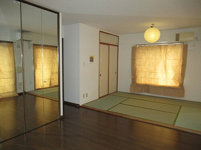 【居間・リビング】 | ライオンズマンション藤沢湘南台壱番館 | 洋室（別角度）