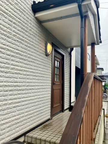 上鶴間本町戸建のエントランス