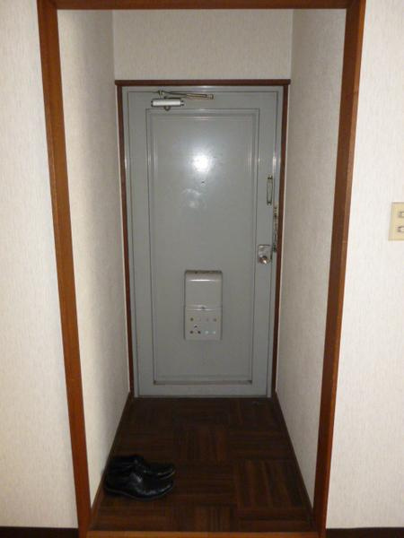 辰巳マンションの玄関|★ゆとりある玄関★