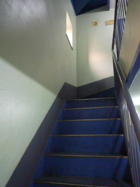 マンション西平のエントランス|★階段部分★