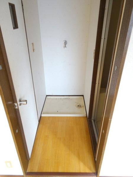 マンション西平の洗面所|★洗濯機は室内★