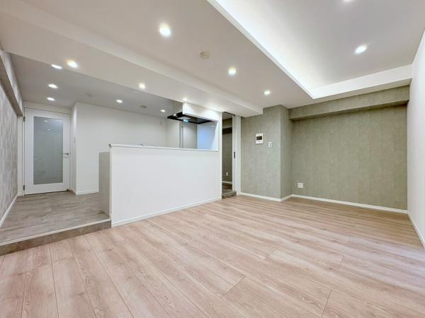 新山下ベイシティ６号棟の居間・リビング