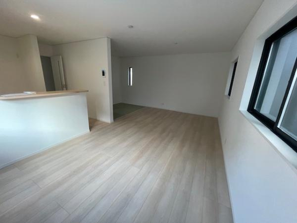 【居間・リビング】 | 摂津市鳥飼新町2丁目　新築戸建