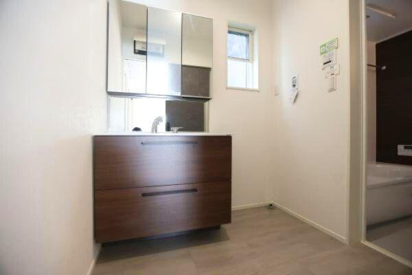 タマタウン青葉台　2号地の洋室|寝室や書斎、子ども部屋としても使いやすく、生活のメリハリがつけやすい空間です。