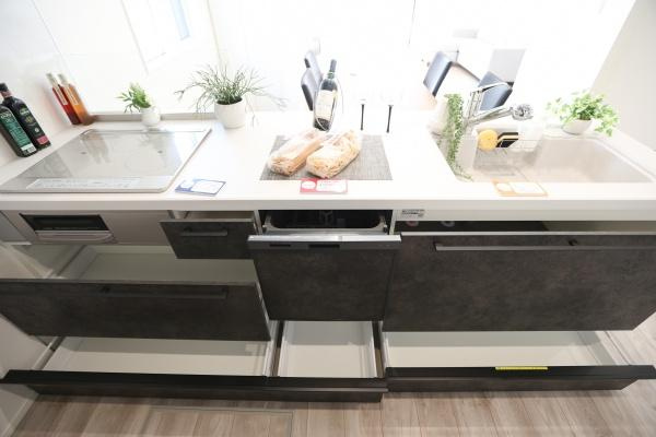 タマタウン青葉台　2号地の独立洗面台|横幅90ｃｍで大変使いやすい仕様となっております。