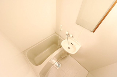 【浴室】 | レオパレスノーブル・ノーヴァⅡ | 浴室乾燥機で雨や雪の日でもらくらくお洗濯！