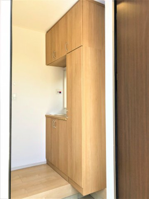 【玄関】 | 【20万円ｷｬｯｼｭﾊﾞｯｸ対象物件】クレーデルガーデン大和高田市大中 第1 全2棟 2号棟 | 施工例写真