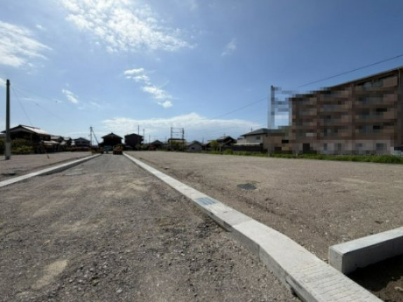 ピースタウン東近江市小脇町Ⅰの前面道路含む現地写真|2026年4月19日撮影