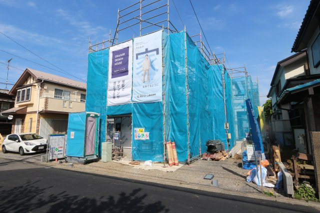 【GRAFARE　ZEH水準仕様】小平小川町８期の外観|主寝室には大型WIC＋カウンタースペース♪