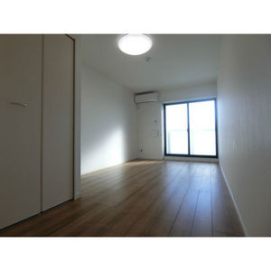 リブリ・KNウイングの内装