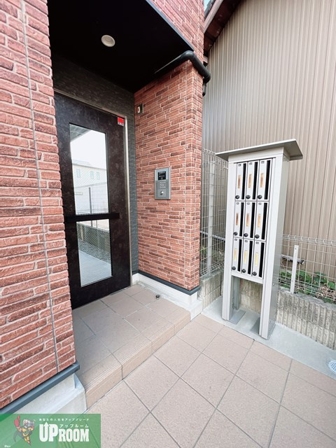 リブリ・KNウイングのエントランス