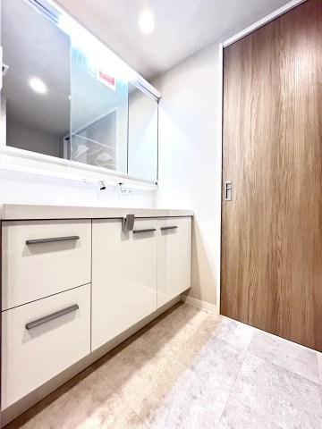 ファミール長居公園の洗面所|コンパクトで使いやすい洗面所