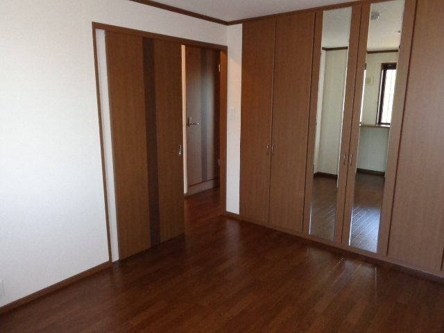 スユード　ヴィラの内装|洋室