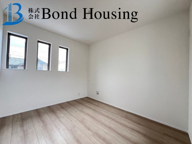 LDK約18帖・安心の長期優良住宅　玉津町新方の洋室