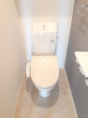 【トイレ】 | アゼリアガーデン | コンパクトで使いやすいトイレです