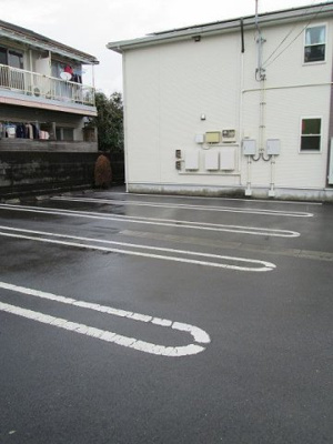 【駐車場】 | ジェルメＣ | 車をお持ちの方に嬉しい駐車場付きの物件です